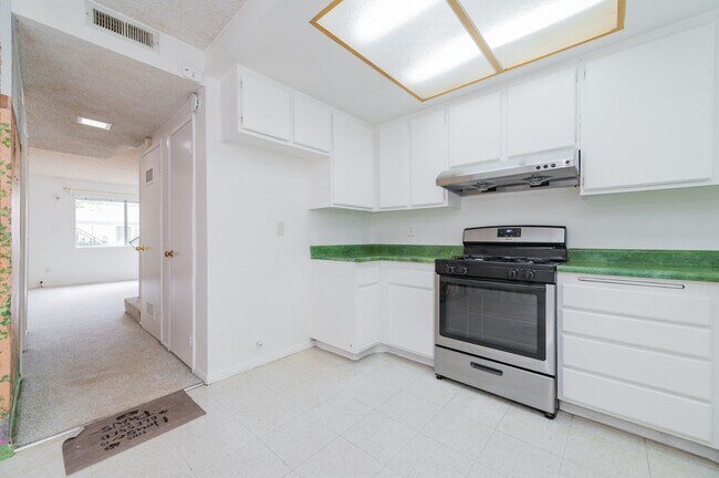 Building Photo - 2533 Colgate Way