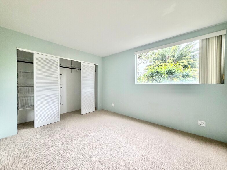 Building Photo - 3741 Kanaina Ave