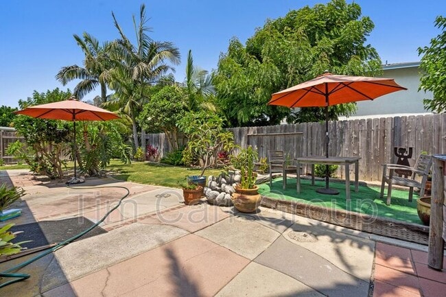 Building Photo - 9391 Westcliff Dr