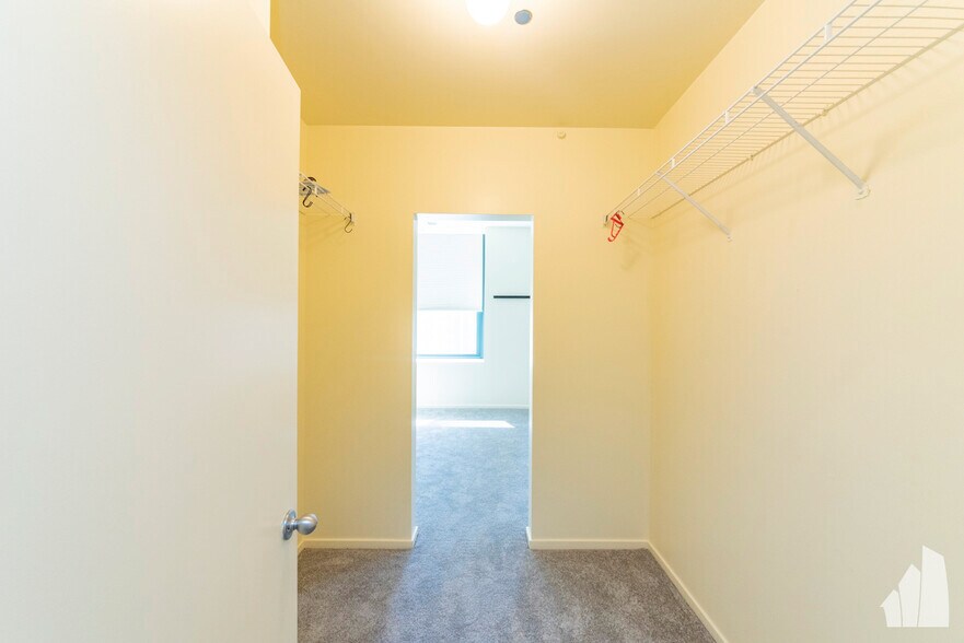 Building Photo - 208 W Washington St