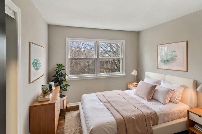 Building Photo - Fully Renovated 4 Bedroom Home in Homewood