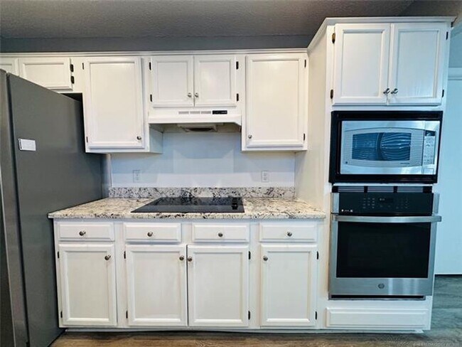 Building Photo - Beautiful 3 bed 2 bath in Union Schools