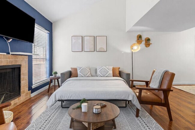 Building Photo - 708 S 1st St