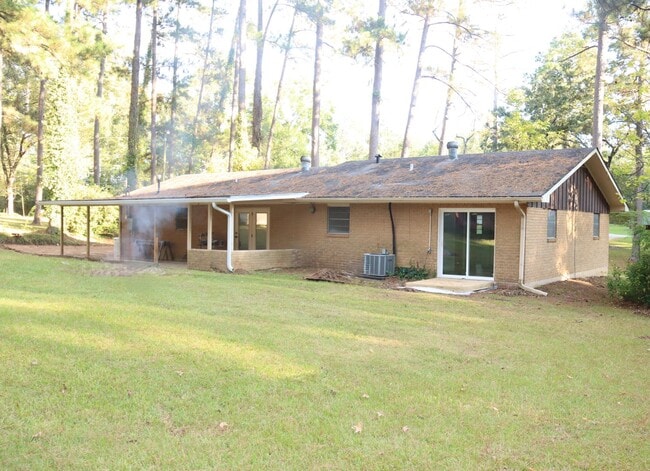 Building Photo - Newly Remodeled Single-Family Home