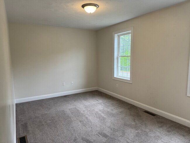 Building Photo - 59 Wenham Rd