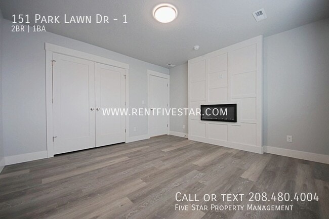 Building Photo - 151 Park Lawn Dr