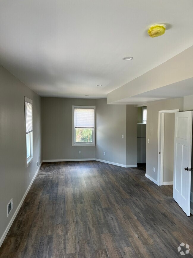 Building Photo - 95 Craighead St