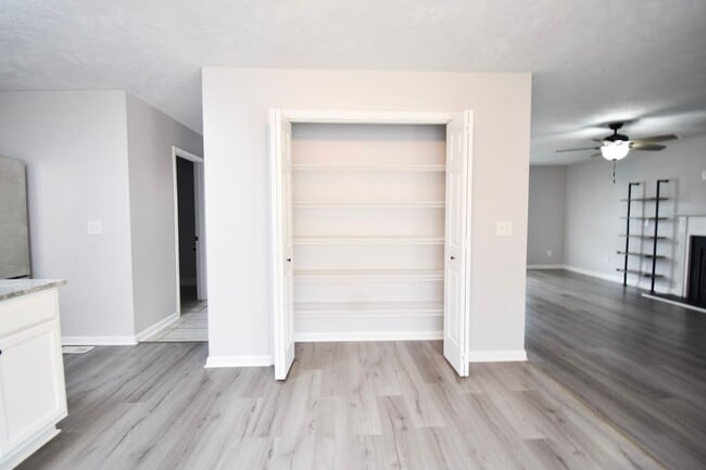 Building Photo - 135 Lenoir Dr