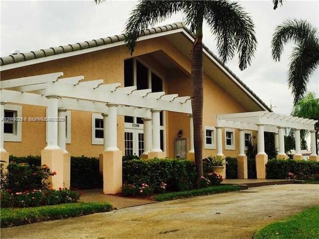 Building Photo - 21250 NE 9th Ct