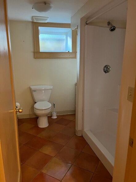 Bath basement - 27 Clearwater Dr