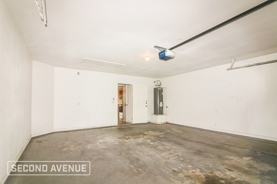 Building Photo - 5945 Sutherland Dr