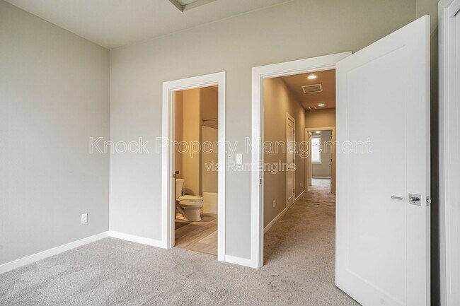 Building Photo - 17346 SW Kite Ln