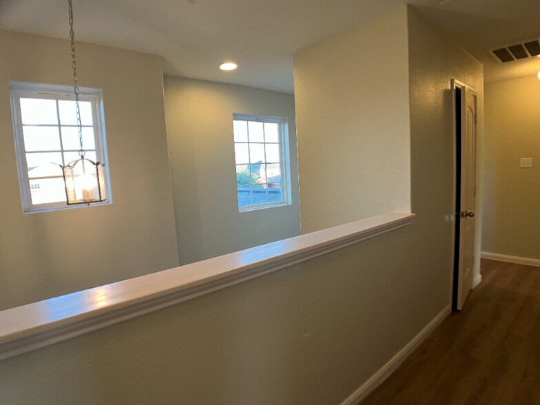 Building Photo - 312 Magnolia Dr