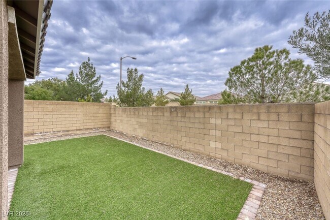 Building Photo - 10426 Mount Charleston Ave