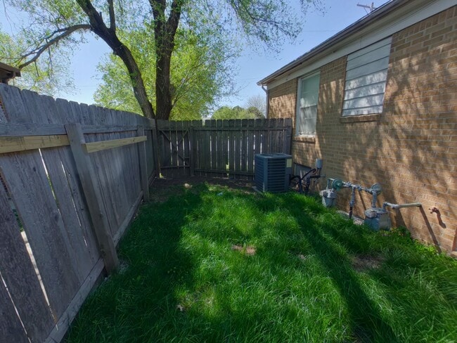 Building Photo - 6130 E Harry St