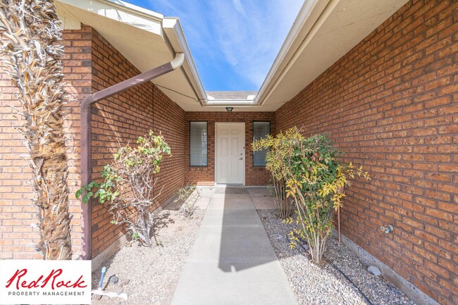 Building Photo - Upgraded 3 Bedroom Home in Bloomington Hills