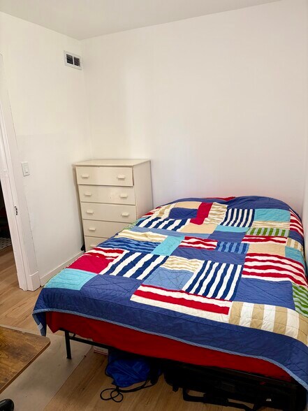 Building Photo - 2138 N Keeler Ave