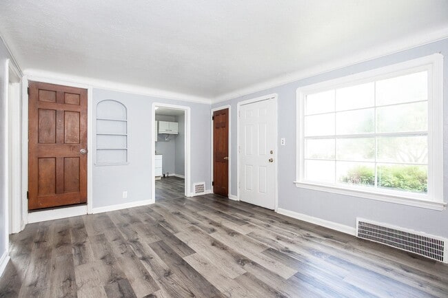 Primary Photo - 3 BED 1.5 BATH BEAUTIFUL SINGLE FAMILY HOM...