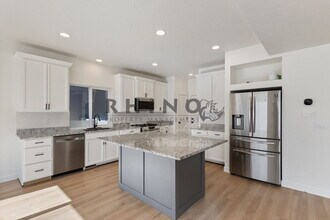 Building Photo - 14291 S Ashvale dr