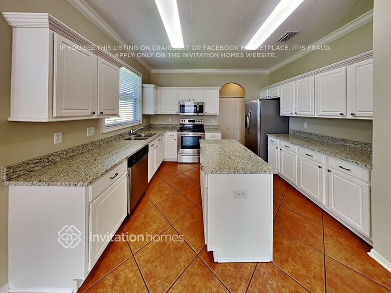 Building Photo - 16740 Shanlow Ct