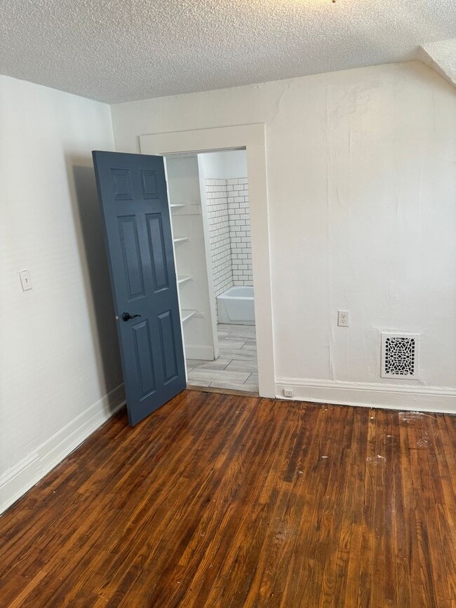 Building Photo - 1118 26th St