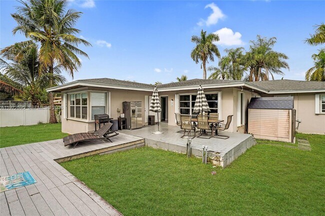 Building Photo - 2534 Monroe St