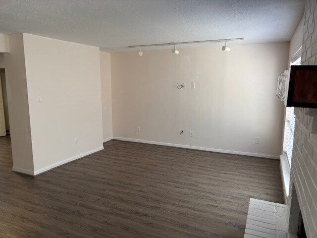 Building Photo - 1323 Reddleshire Ln