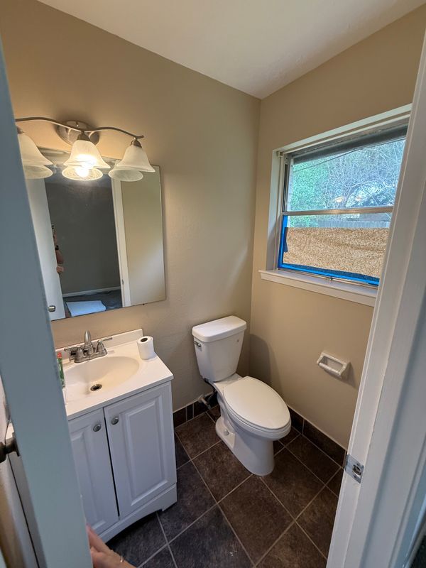 Building Photo - 107 State Hwy 75 N