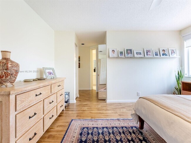 Building Photo - 1640 Sandpiper Cir