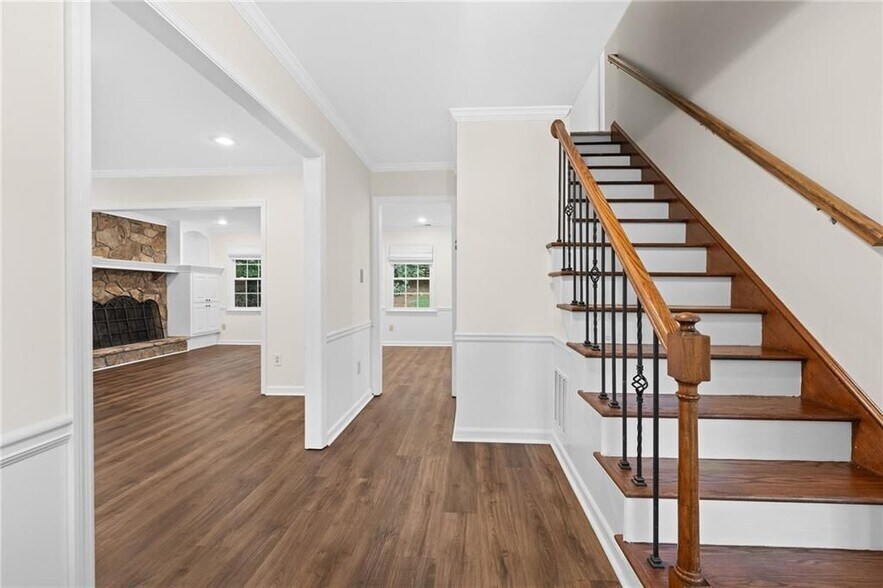 Building Photo - 4496 Windsor Oaks Dr