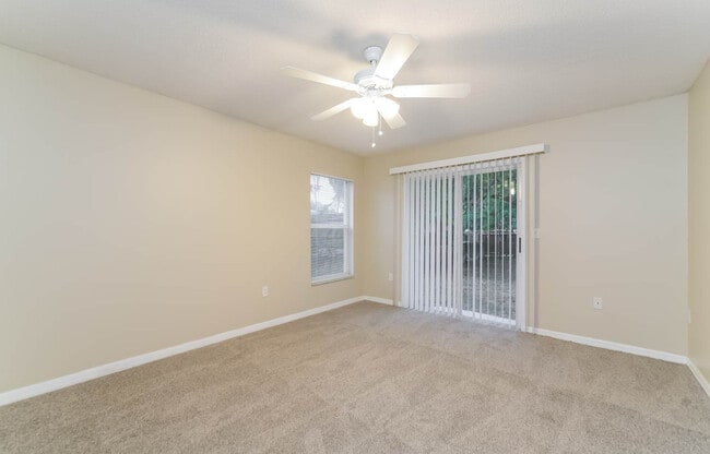 Building Photo - 920 W Lake Cannon Dr NW