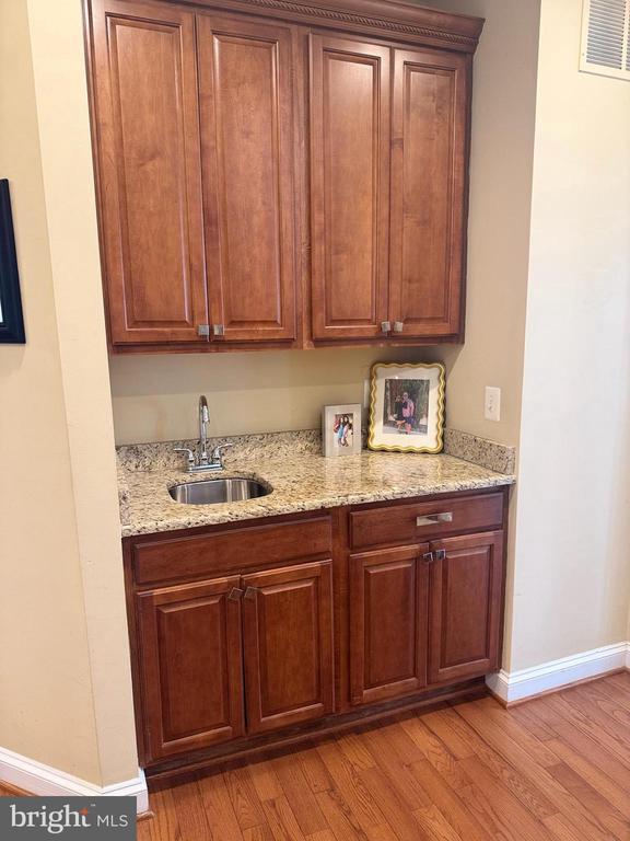 Building Photo - 43110 Kingsport Dr