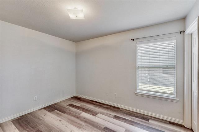 Building Photo - 1216 Lake Forest Dr