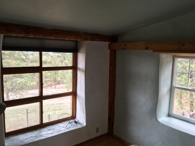 Building Photo - 1087 Quartz Ridge Rd