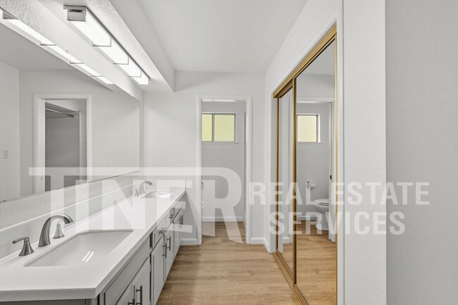 Building Photo - 5100 Turnsberry Ct