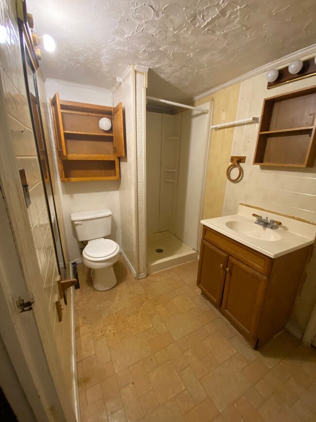 Building Photo - Cozy 1 Bed/ 1 Bath in Gallatin minutes fro...