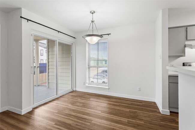 Building Photo - 18800 Egret Bay Blvd