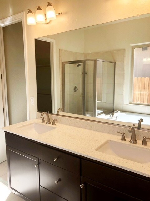 Building Photo - New Granville Home For Rent in Clovis