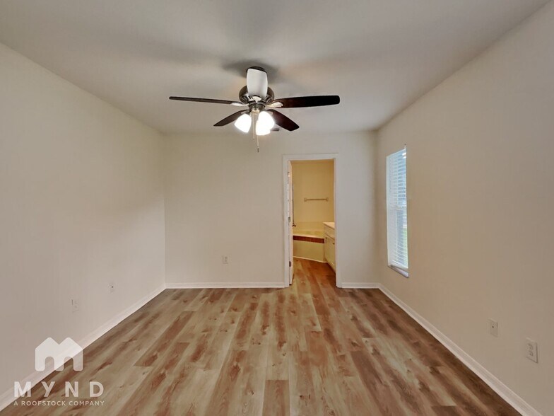 Building Photo - 2617 Hawthorne Ln