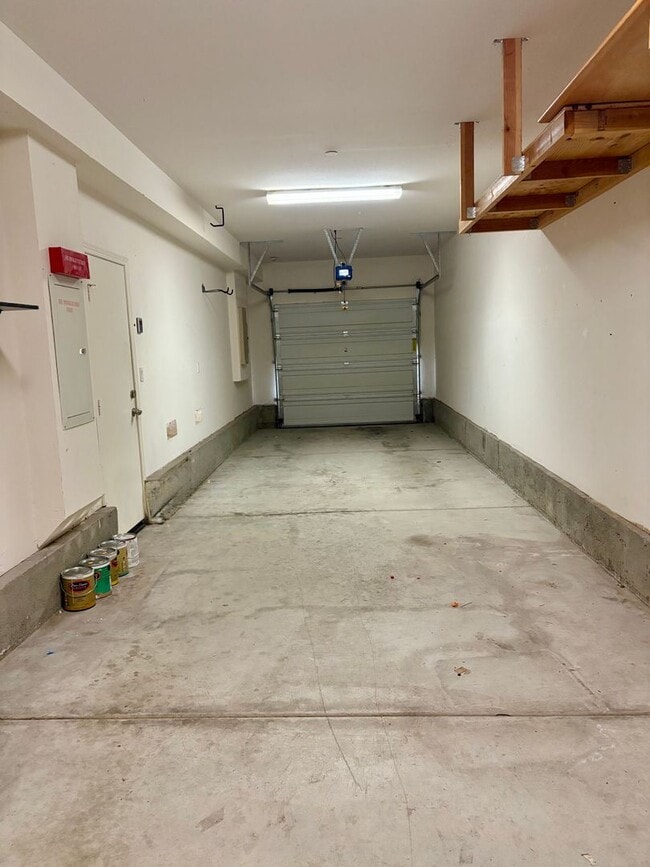 Building Photo - Tri-Level Condo within Walking Distance to...