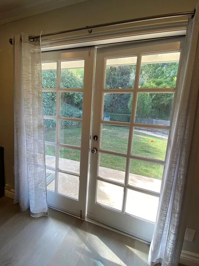 Building Photo - 4 Rent now at Calvena Drive