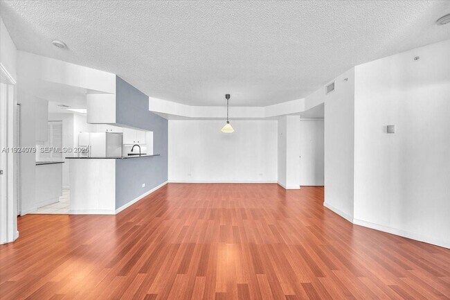 Building Photo - 701 Brickell Key Blvd