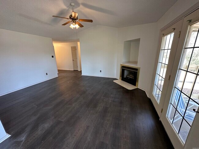 Building Photo - 1608 Waldron Cove