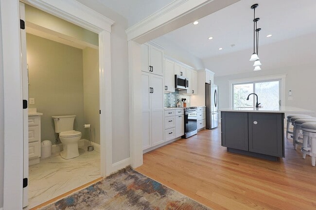 Building Photo - Newly Renovated Winter Rental on a Private...
