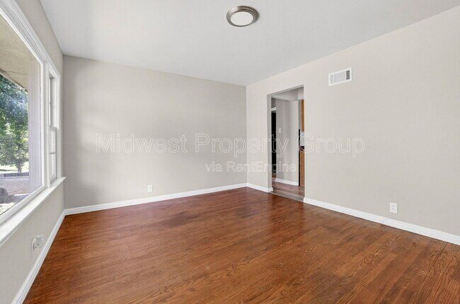 Building Photo - 10027 Lilac Ave