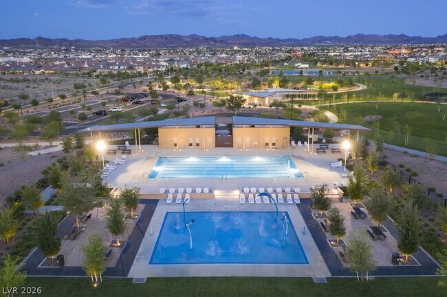 Building Photo - 927 Via Canale Dr