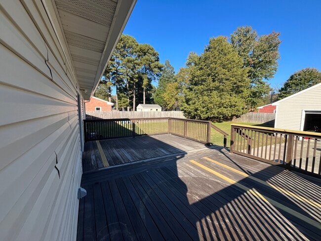 Building Photo - 3332 Macdonald Rd