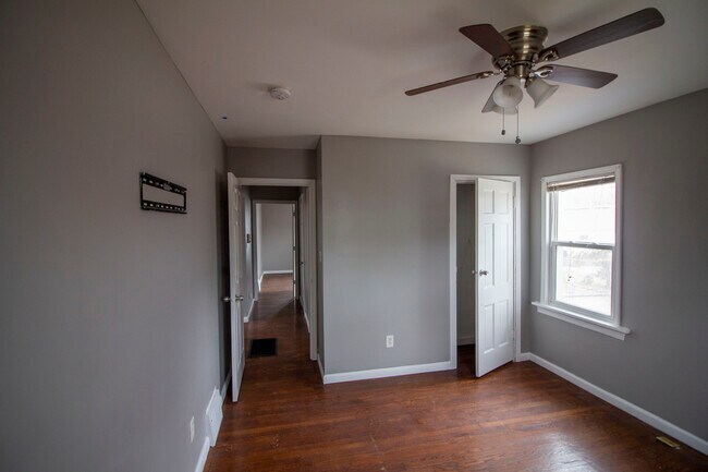 Building Photo - 6817 Raymond Ave