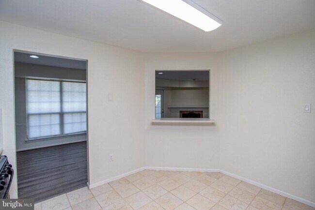 Building Photo - 1739 McNelis Dr