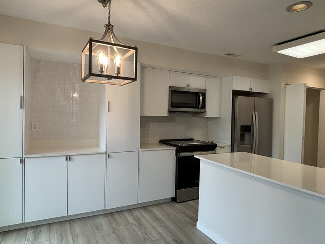 Building Photo - 4771 Stansbury Ln